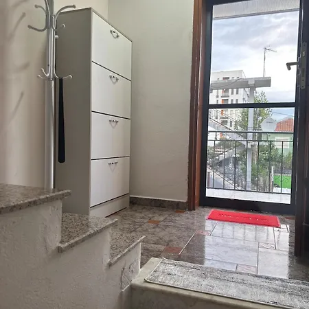 Cozy In Tirana, Albania Apartamento
