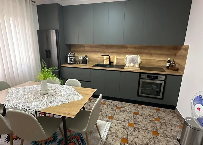 Apartamento Cozy In Tirana, Albania *